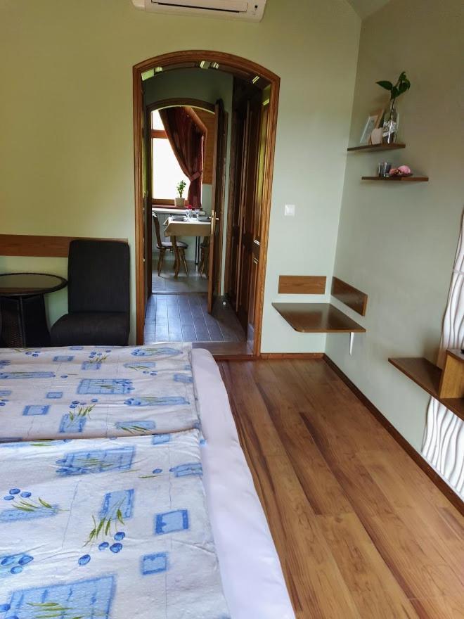 Hotel Bodo Haz à Gyenesdiás Extérieur photo