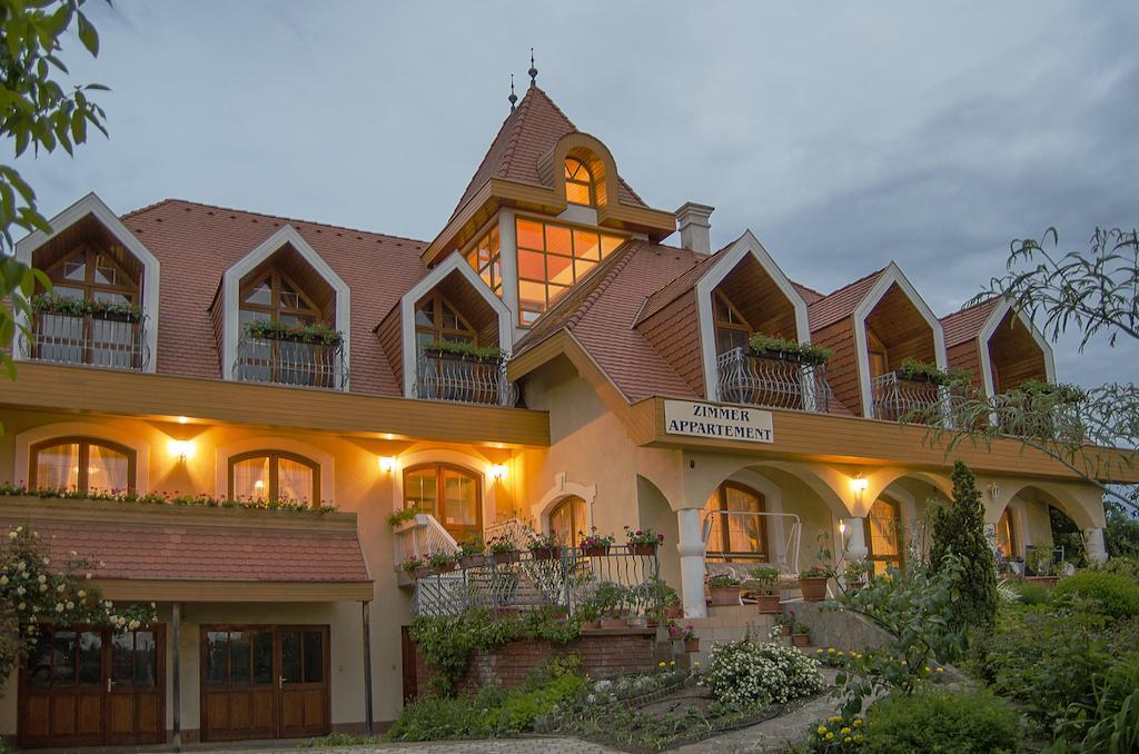 Hotel Bodo Haz à Gyenesdiás Extérieur photo